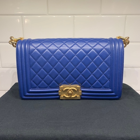 CHANEL Medium Boy Bag - Picture 13 of 13